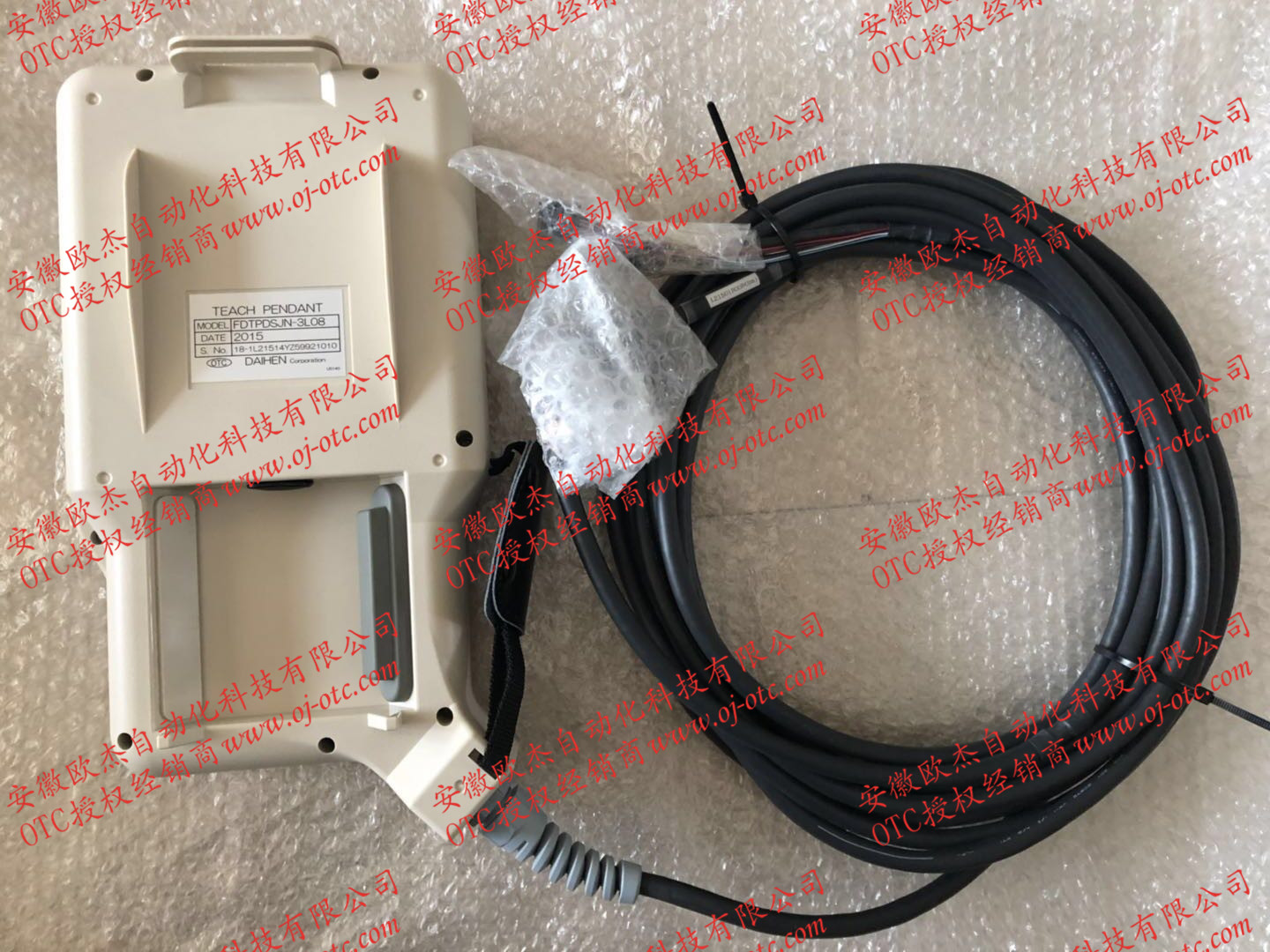 Pendant dạy robot OTC FDTPDSJN-3L08 - Thiết kế ergonomic